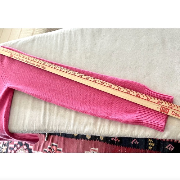 MICHAEL KORS 100% Cashmere Crewneck Sweater in Carnation Pink -EUC!! - L - Picture 9 of 9